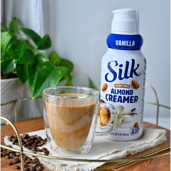 Silk Dairy Free Vanilla Flavored Almondmilk Coffee Creamer - 1 quart
